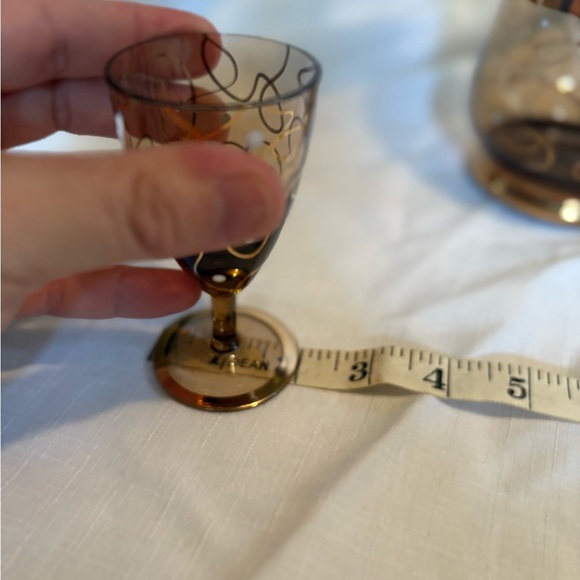 Vintage Elegant Gold Decanter Set with Glasses - Picture 10 of 11